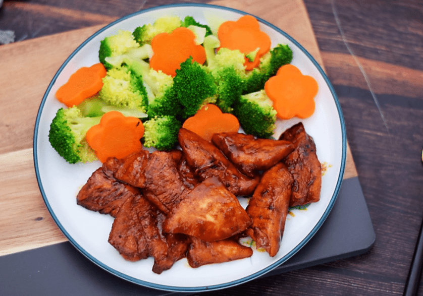 姜片|减脂食谱——无油蜜汁鸡胸肉