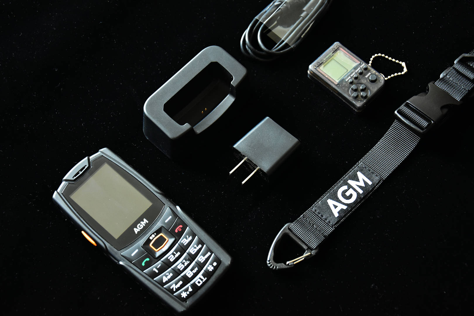 t9实体键盘环形跑马灯30万24英寸21世纪还有这样的手机