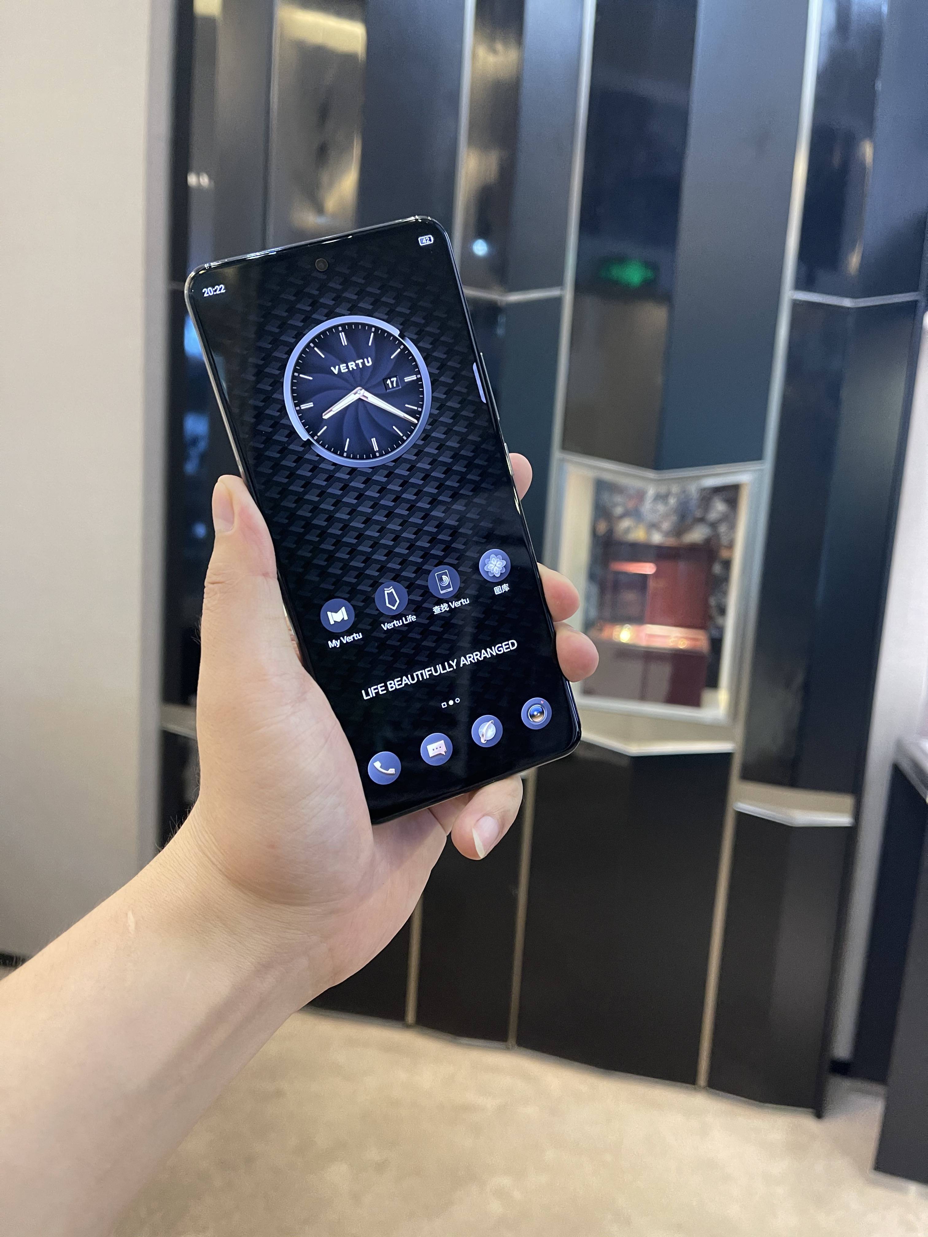 vertu手机6月新上5givertu双卡双待智能机