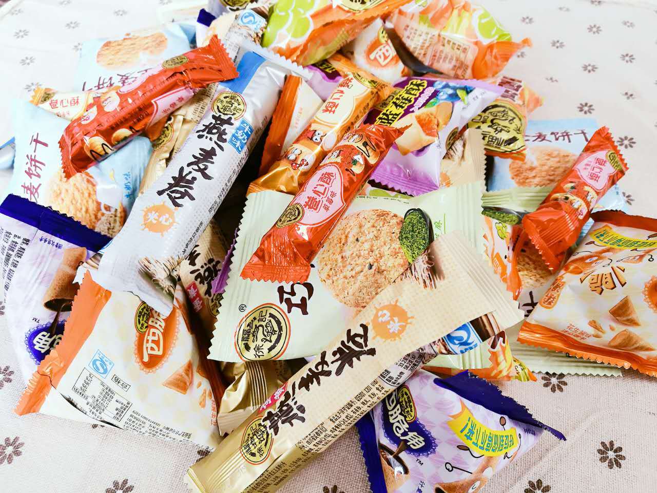 食品|小零悠铺零食店实例：从打工仔到成功经营，他做对了哪些