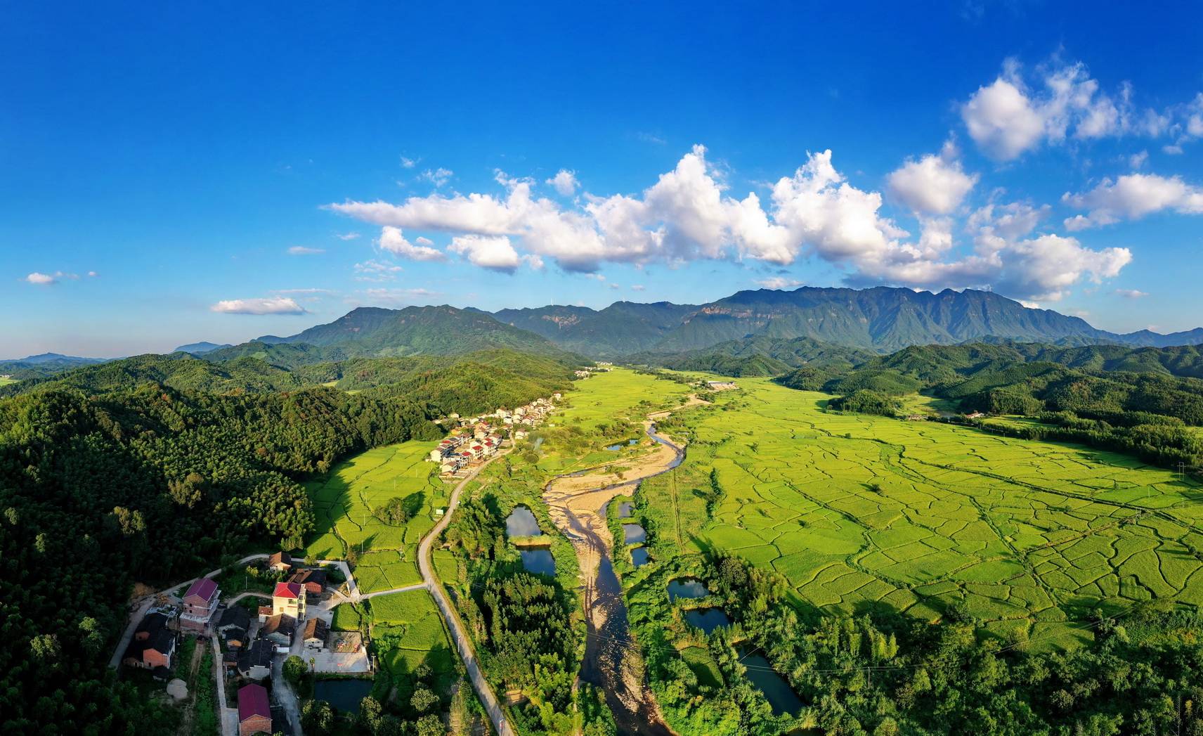 江西金溪:生态山村美(何源三江口组图)