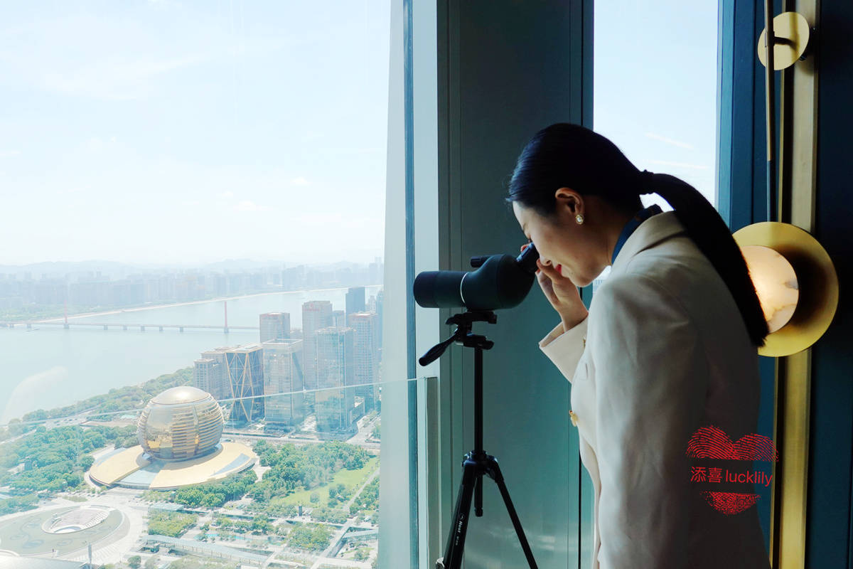 风景|45秒电梯直达258米高空，杭州来福士双子塔顶层3500M2的巴芬港海鲜姿造开业