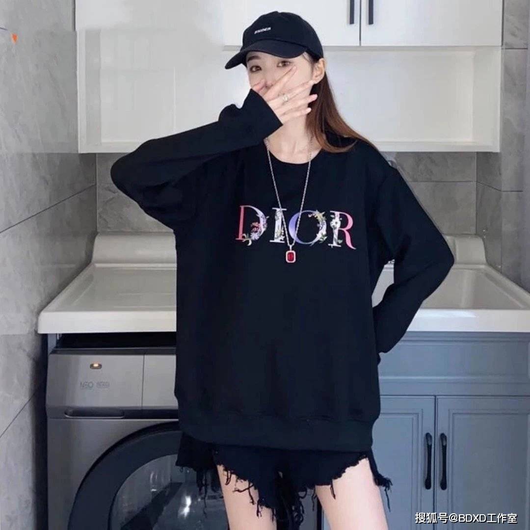 男女|Dior 21SS 花卉Logo刺绣圆领卫衣