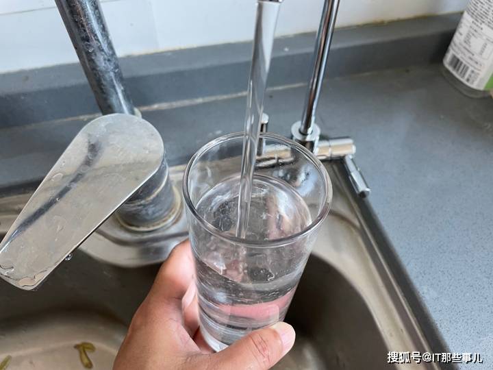滤芯|水质好出水量大 体积小不占橱柜空间 易开得净水器评测