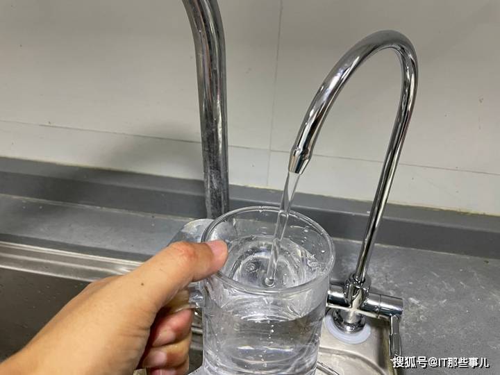 滤芯|水质好出水量大 体积小不占橱柜空间 易开得净水器评测