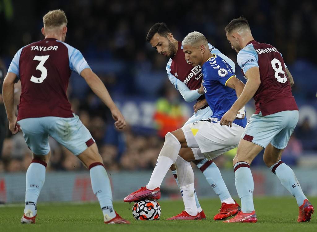 是一家位于英格兰西北部默西塞德郡利物浦市的足球俱乐部,于1878年