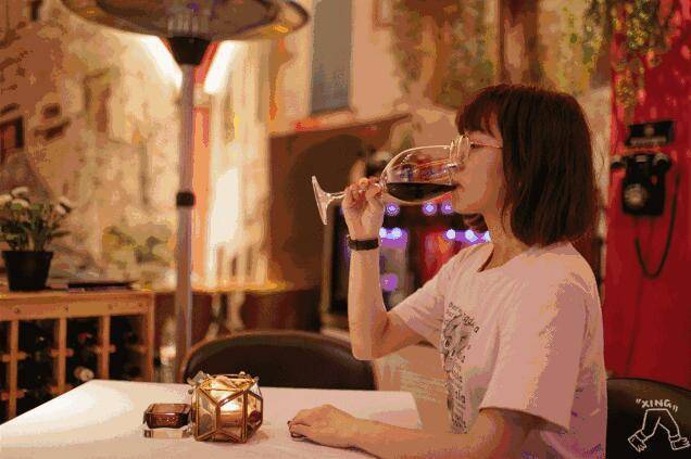 桑果|喝桑葚酒好处多，不仅可滋阴益肾还可生津润燥，但几点禁忌需留意了