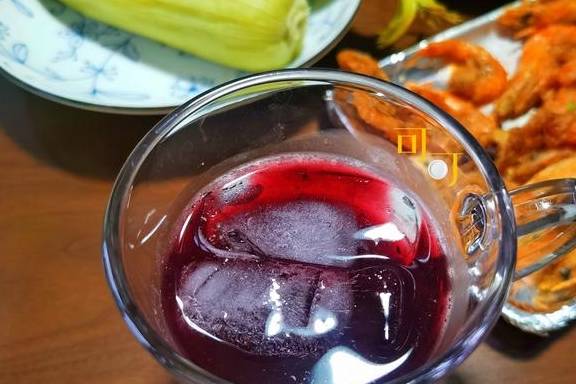 桑果|喝桑葚酒好处多，不仅可滋阴益肾还可生津润燥，但几点禁忌需留意了