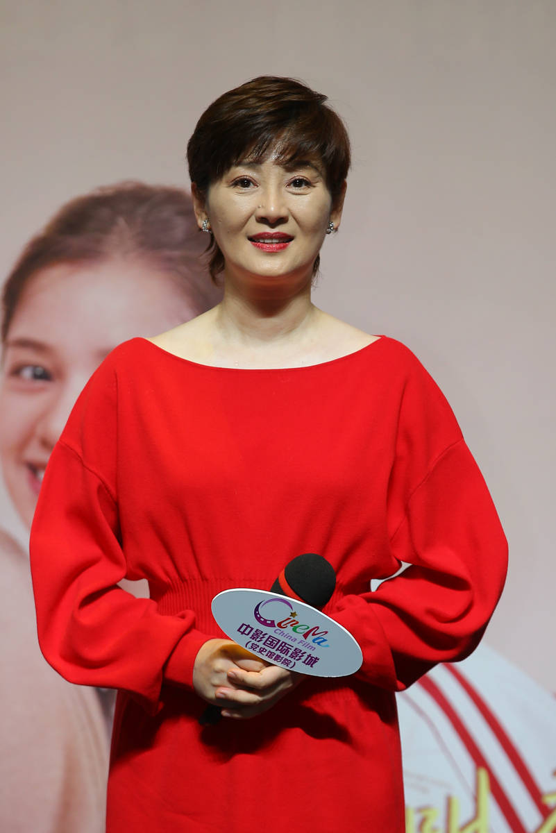 孙红雷赞徐帆新片《关于我妈的一切》:很扎实很朴实,没有卖惨_季佩珍