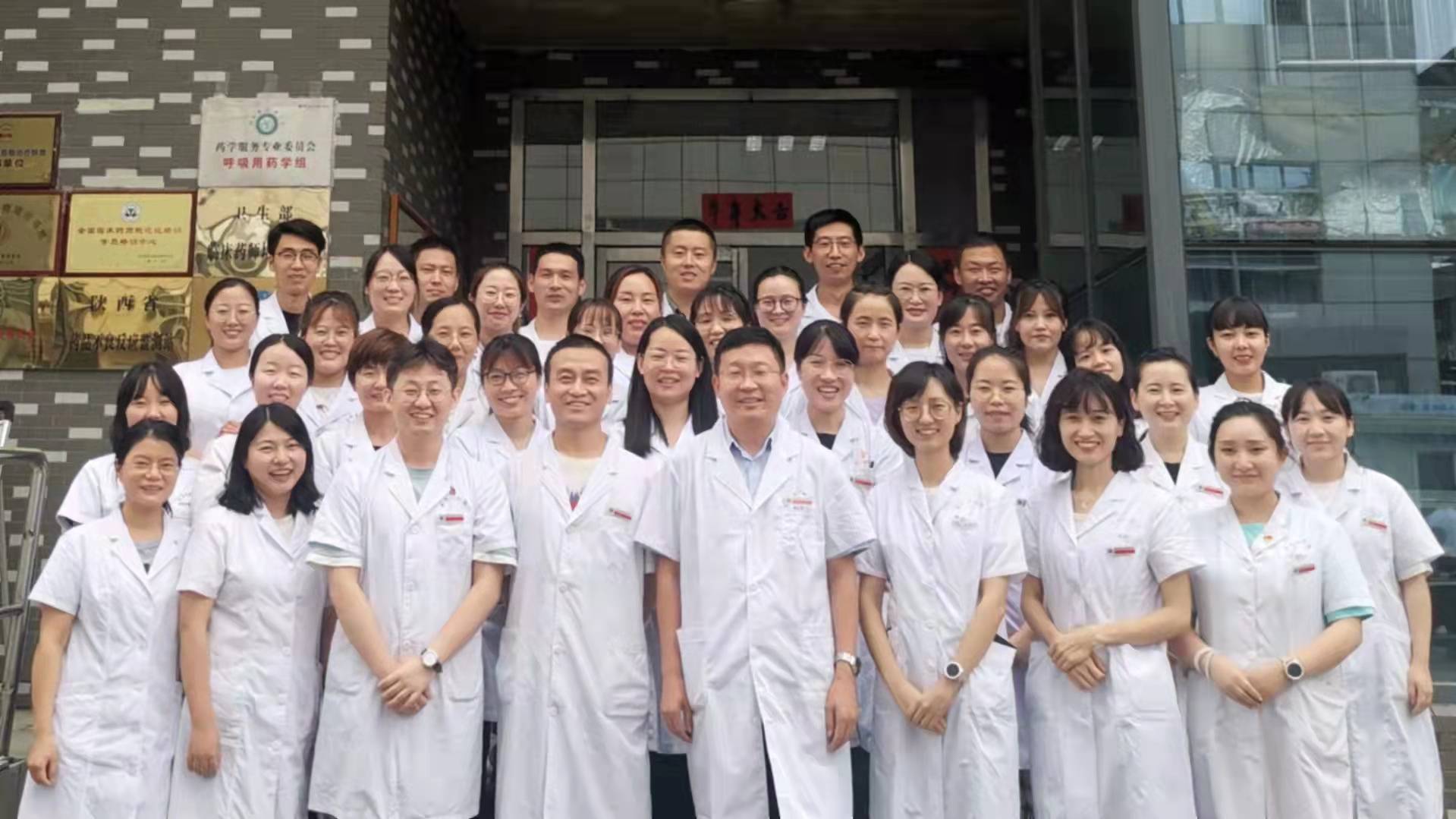 在医院特色治疗中发挥了重要作用,也赢得了患者青睐,尤其是皮炎净乳膏