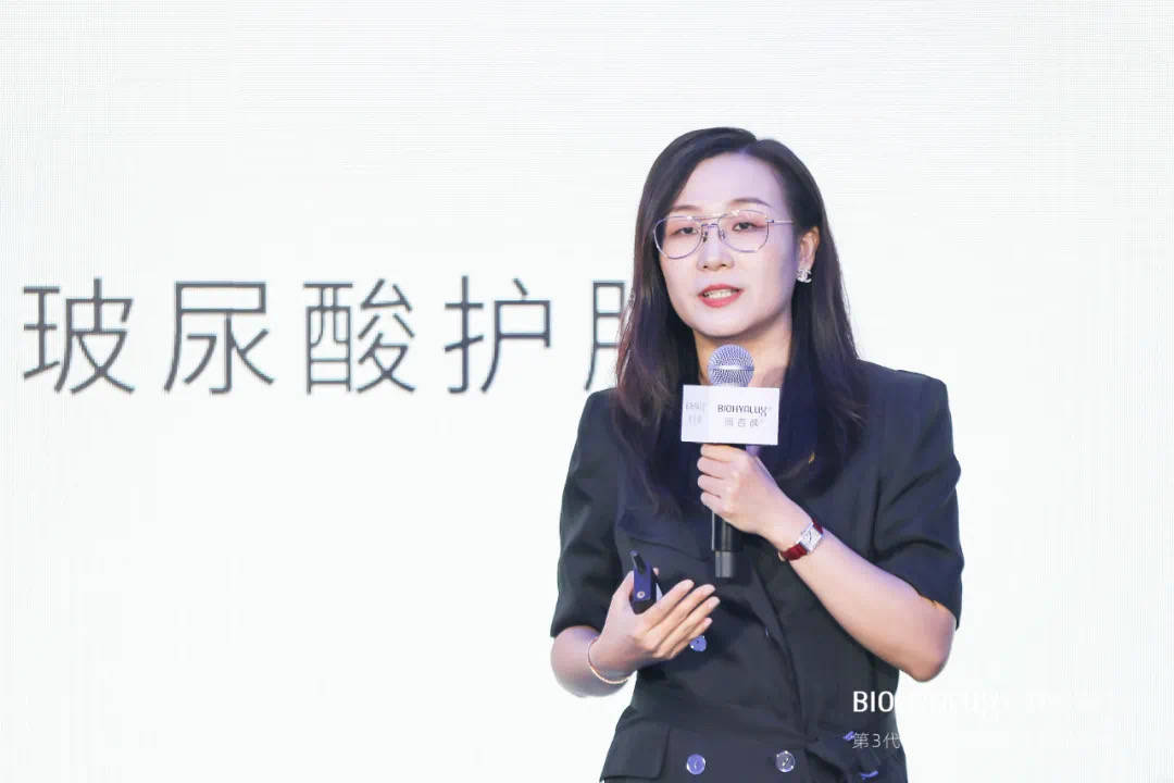 代水润奥运冠军张继科担任润百颜新品体验官 为第3代水润次抛精华揭开神秘面纱