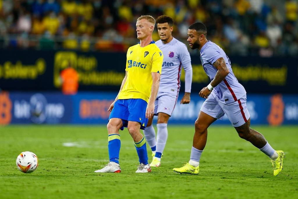 21/22赛季西甲第6轮:加的斯 0-0 巴塞罗那