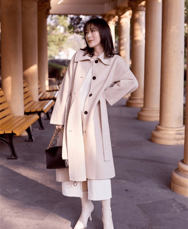 呢子 “大衣+呢子裙”优雅又时髦，穿出气质美