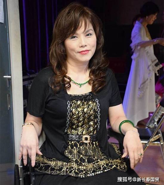 曾留遗书绝望自杀,65岁一代歌后近况曝光_李佩菁