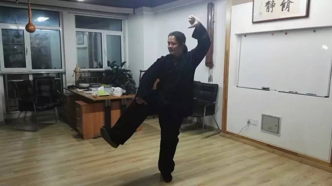 在我國武林中,有一個享譽極高的拳種——意拳,亦稱大成拳.