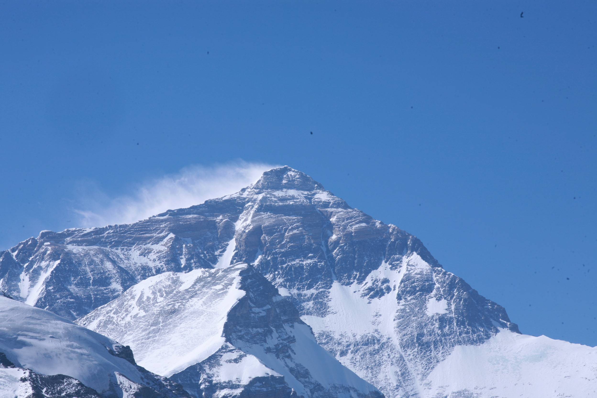 珠穆朗玛峰顶端图片