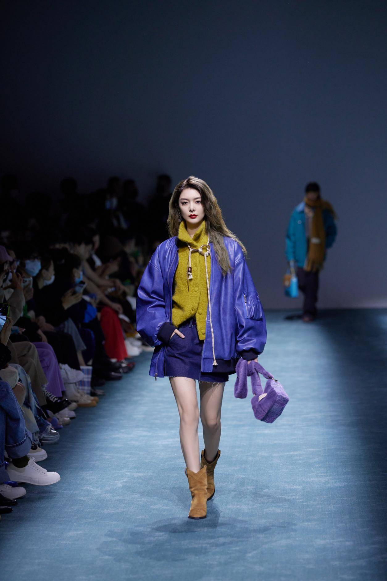 上海时装周dnt线下首秀打造复古与未来交织的潮流盛宴