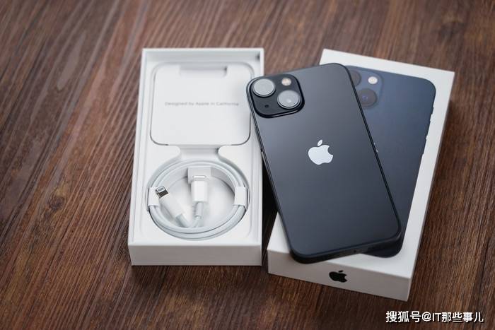 苹果|单月销量52万 上市一年的iPhone12为何还是销量爆款？