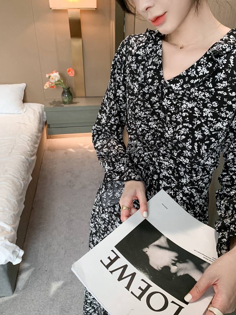 尼娅 上海尼娅服饰有限公司携嫩尼娅 NENIAYA女装，用时装语言展现真实自我