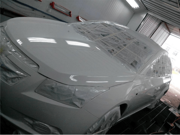 汽车烤漆特点烤漆已经完全代替路边喷漆