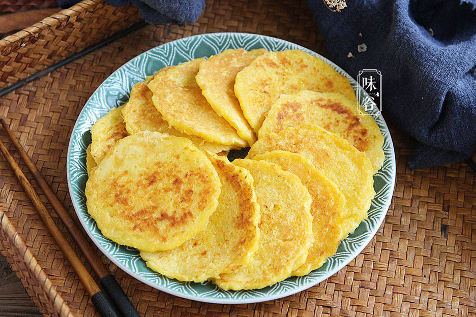 粗粮|早餐多给家人吃这粗粮，做成早餐饼，香甜松软营养足，全家喜欢吃