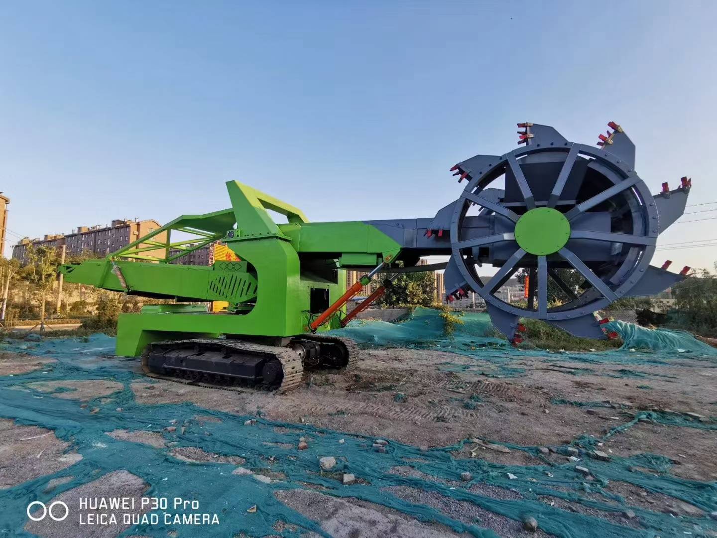 装火车装汽车装船装皮带输送机大型料场货场转运机(大型履带式连续