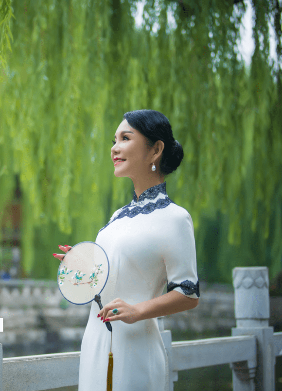 场合 司藤与王会悟穿旗袍火了，那么你呢