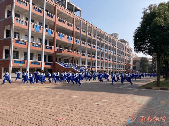 澧县澧阳中学开展消防安全应急疏散演练活动