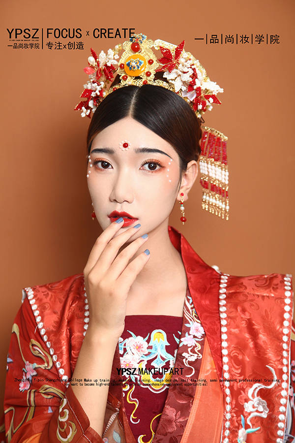 什么是化妆后期 d5948f42b13a415ea5c03f4a1f976e09.jpeg