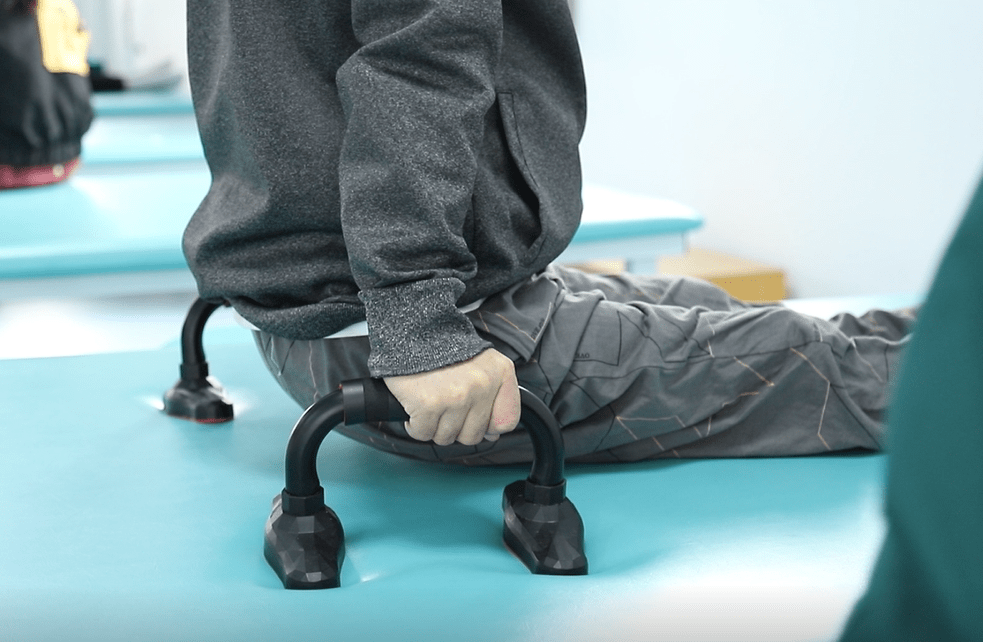 亲身经历脊髓损伤身体截瘫他的康复故事感动众人