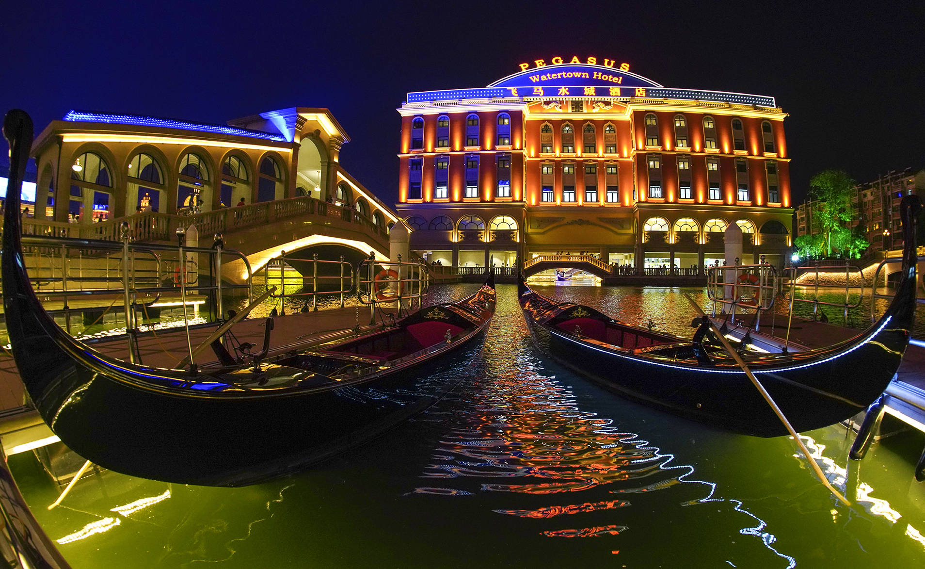 电影《龙马精神》“东方威尼斯”杀青，海澜飞马水城引众星打卡游览