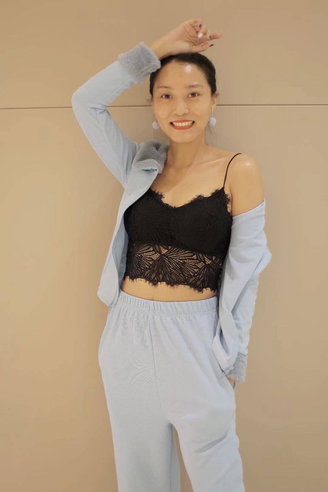 套装 杨芳芳：自律的女生是最美的健康