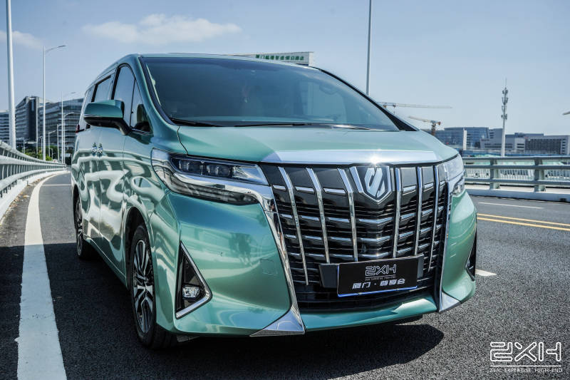 厦门尊享会丰田埃尔法贴改色膜案例