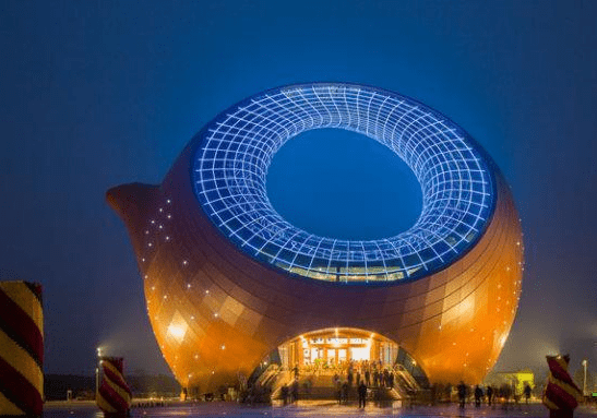无锡一奇葩建筑，荣获吉斯尼世界之最，形状像一只紫砂壶