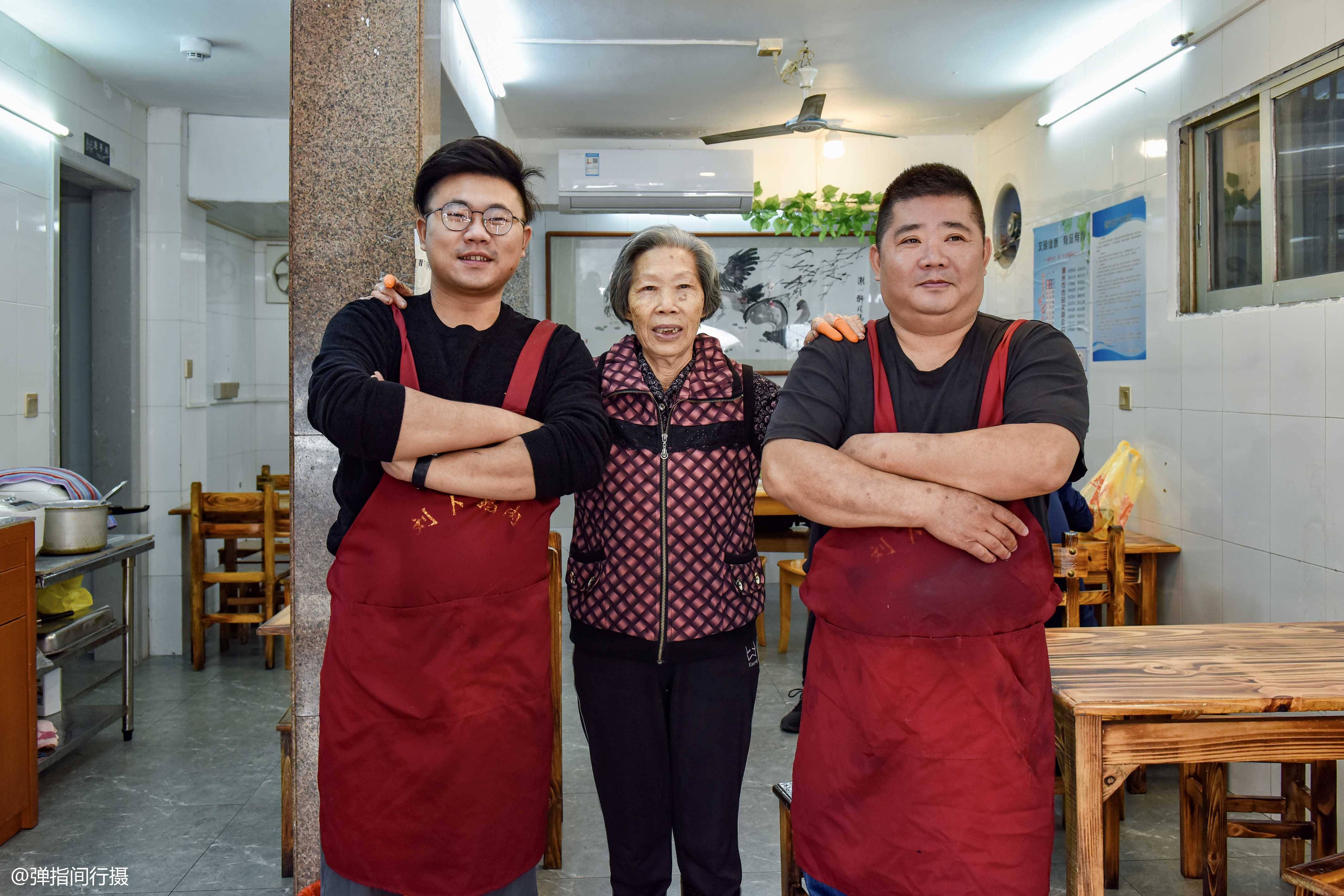 广东潮州小巷里的卤鹅店，祖孙三代传承48年，门口每天都被挤爆