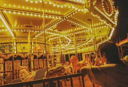 展开|华晨宇火星演唱会舞美概念图发布，网友：是我梦中的乐园没错了！