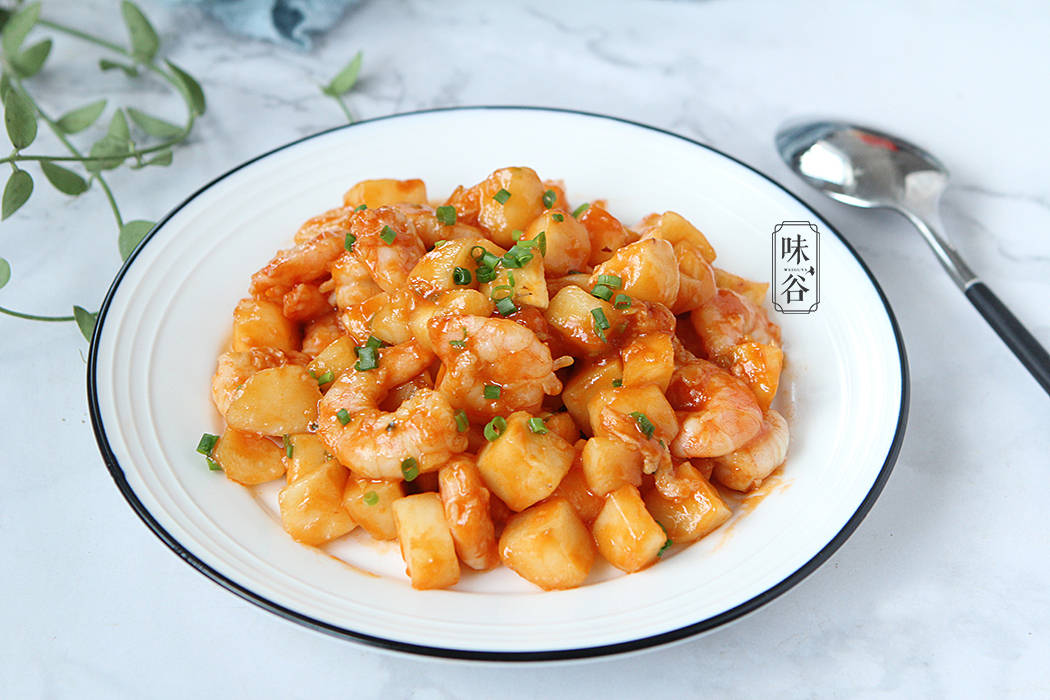 胡萝卜|明日小雪，记得给家人吃这8种食物，顺应时节营养足，温暖过冬