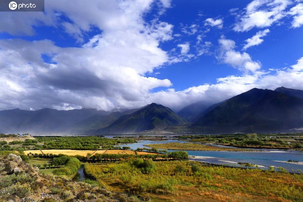 西藏林芝尼洋河风光