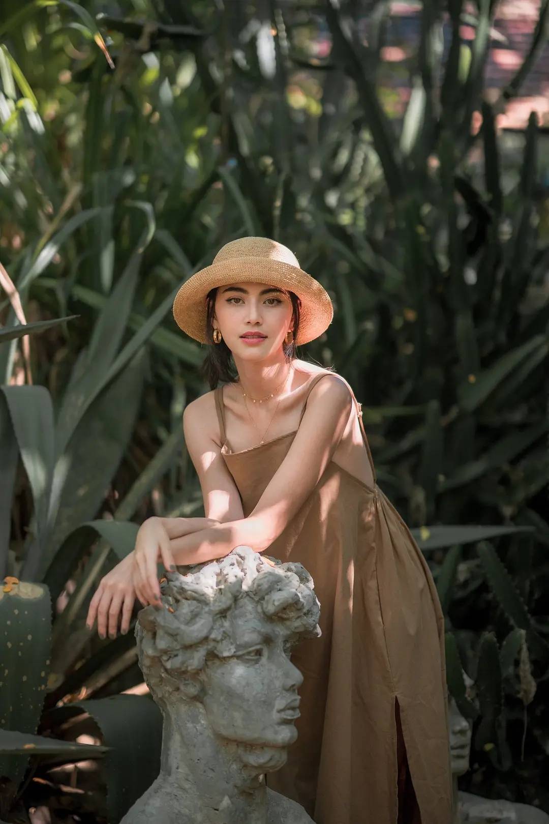 黛薇卡·霍内，泰国女艺人，精致秀气，性感美艳-搜狐大视野-搜狐新闻