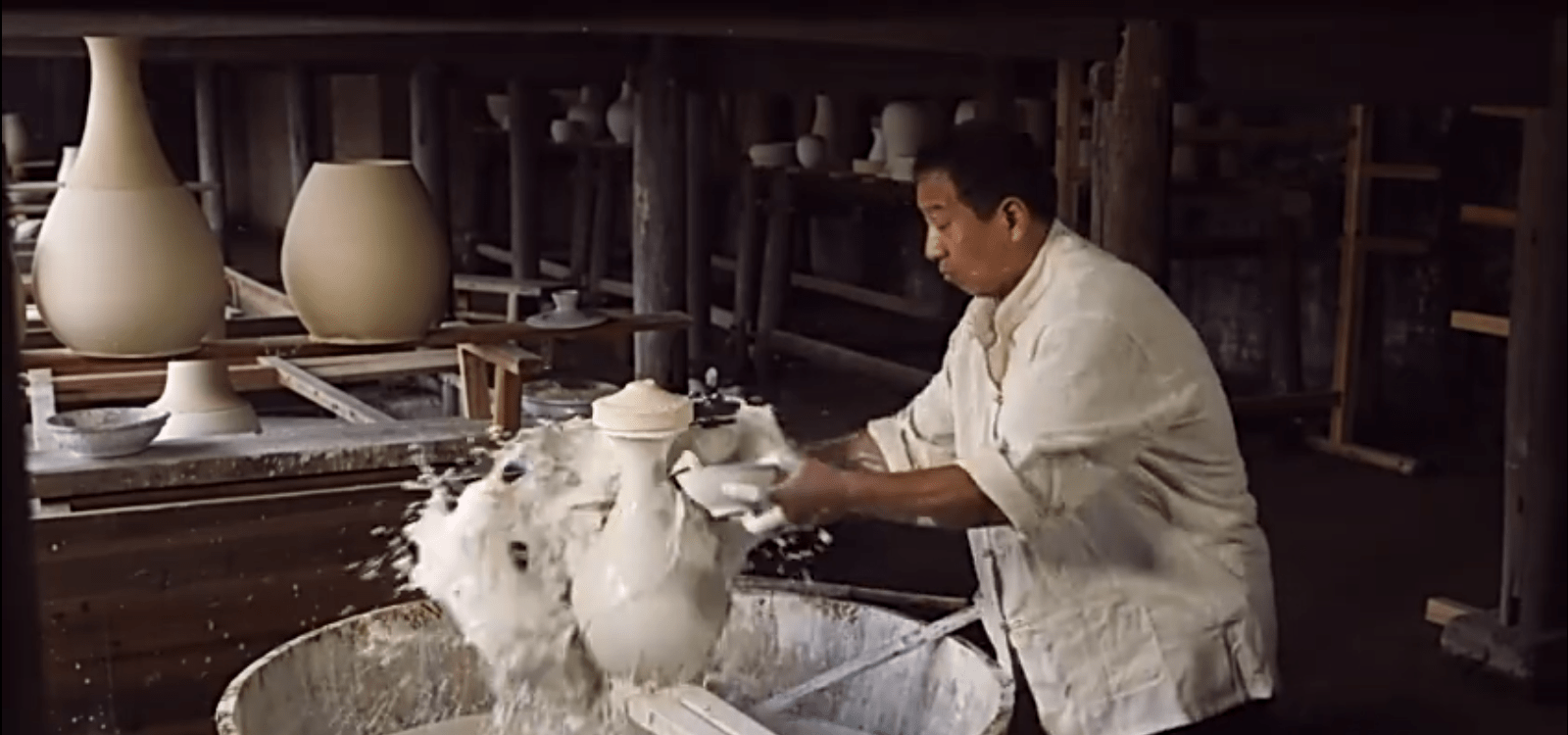 古陶瓷七十二道工序之四十四浇釉