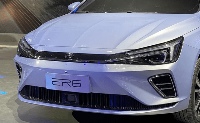 上汽r汽车er6亮相海口车展售价1628续航620公里