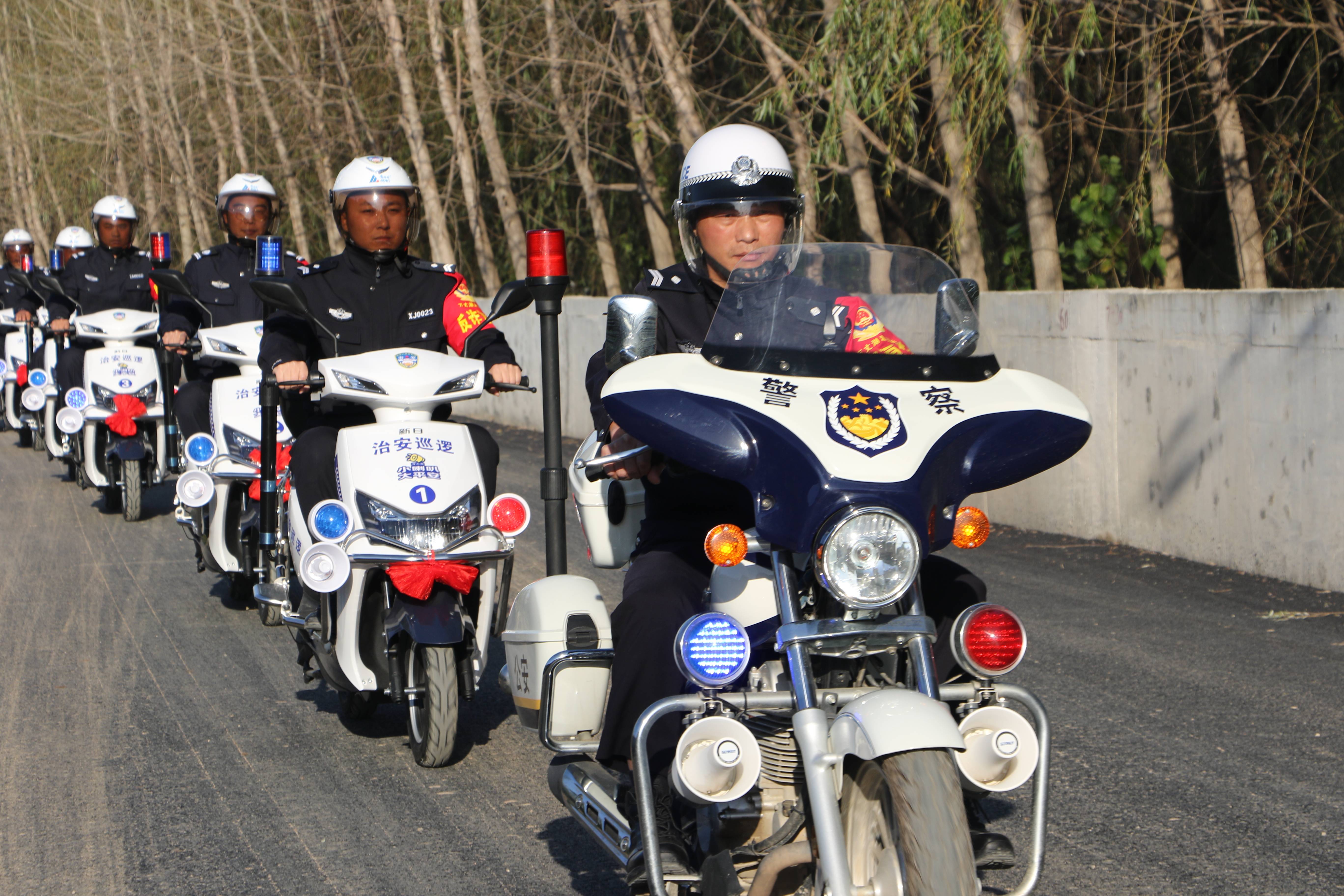 武穴一村一辅警警务装备发放仪式暨小喇叭