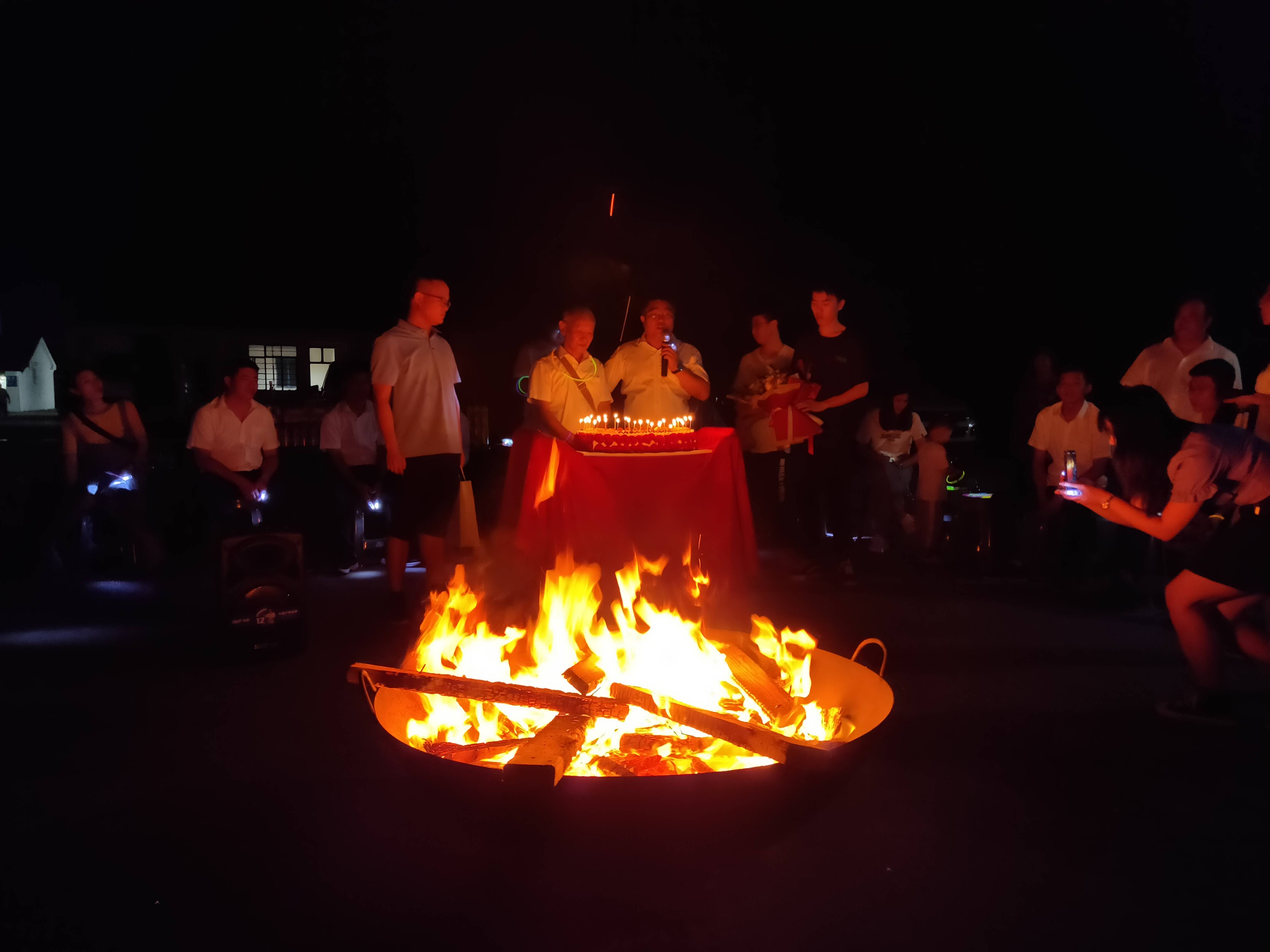 上海公司年会轰趴派对篝火晚会烧烤一日团建玩乐_活动_对公司_员工