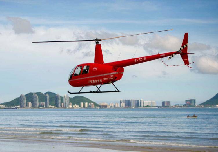 新鲜出炉的三亚旅游攻略三亚游艇出海尾波冲浪直升机观光