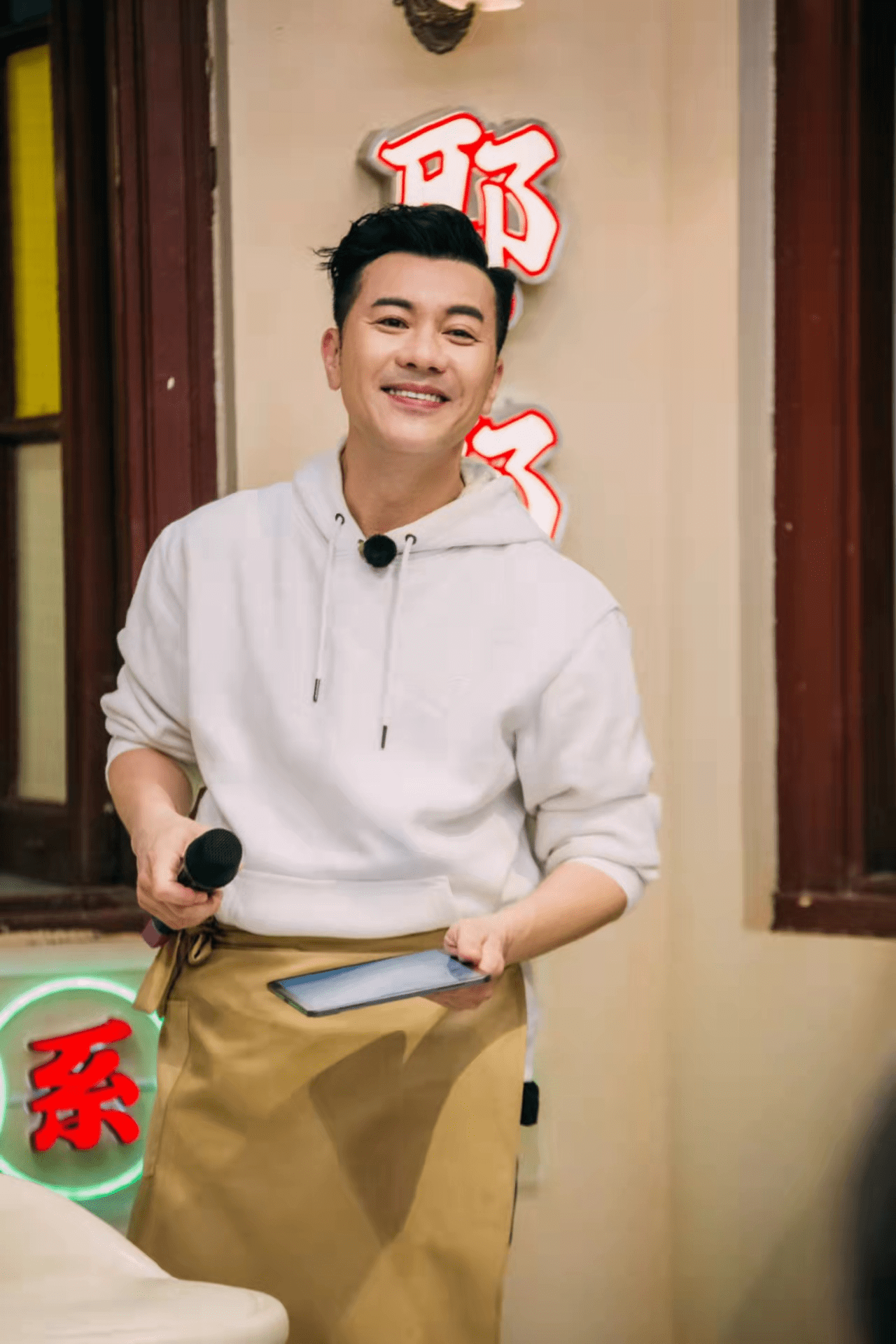 梁汉文谈大湾仔友情称大湾仔的夜第二季最想邀请谢霆锋