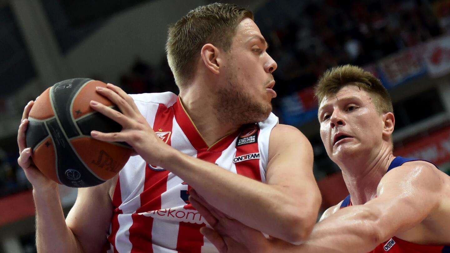 原创名场面周琦继续神勇表现赢得对方球迷赞许