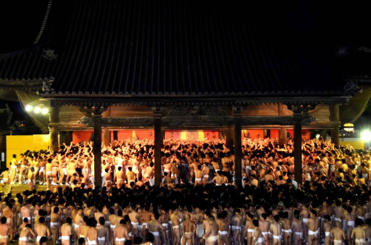 寒风刺骨裸着身子参加祭典来看看日本那些冬季特色祭典吧