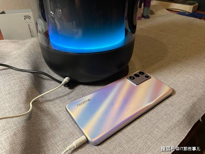华为|鸿蒙加持 新增幻彩灯光 音质更好的华为Sound X 2021评测