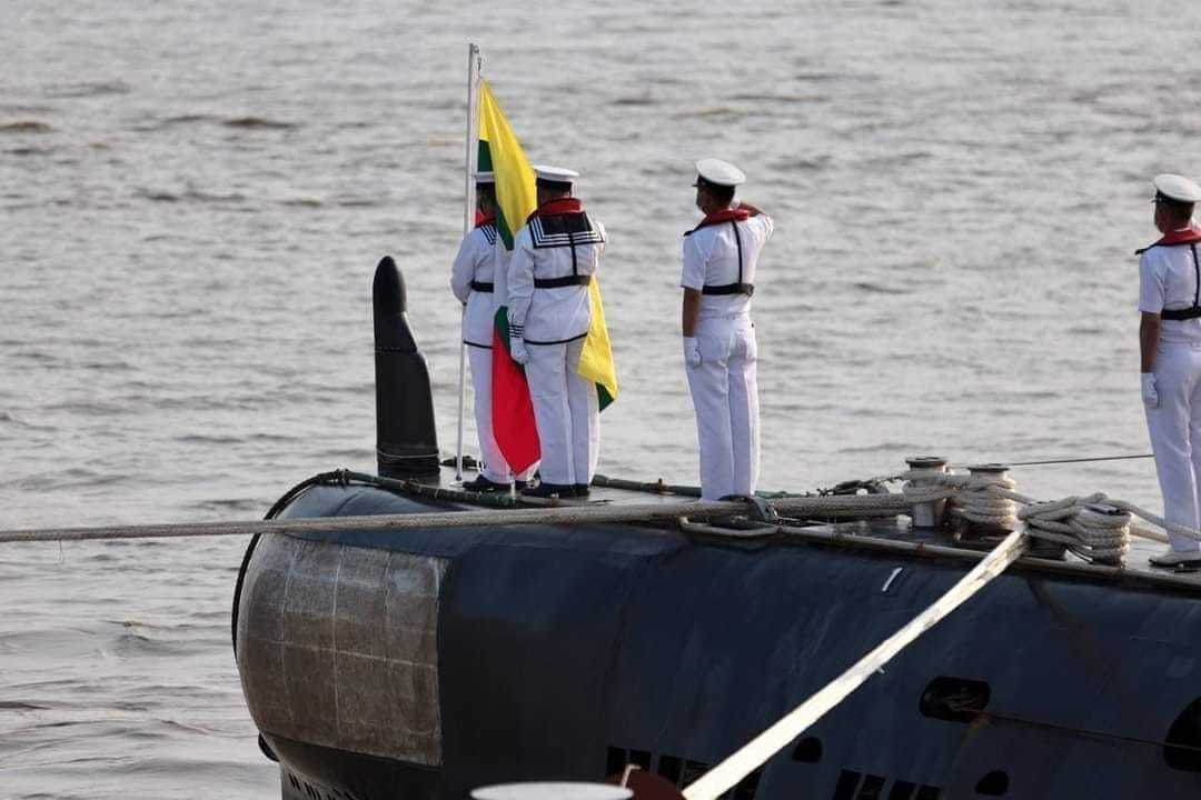 缅甸海军潜艇图片