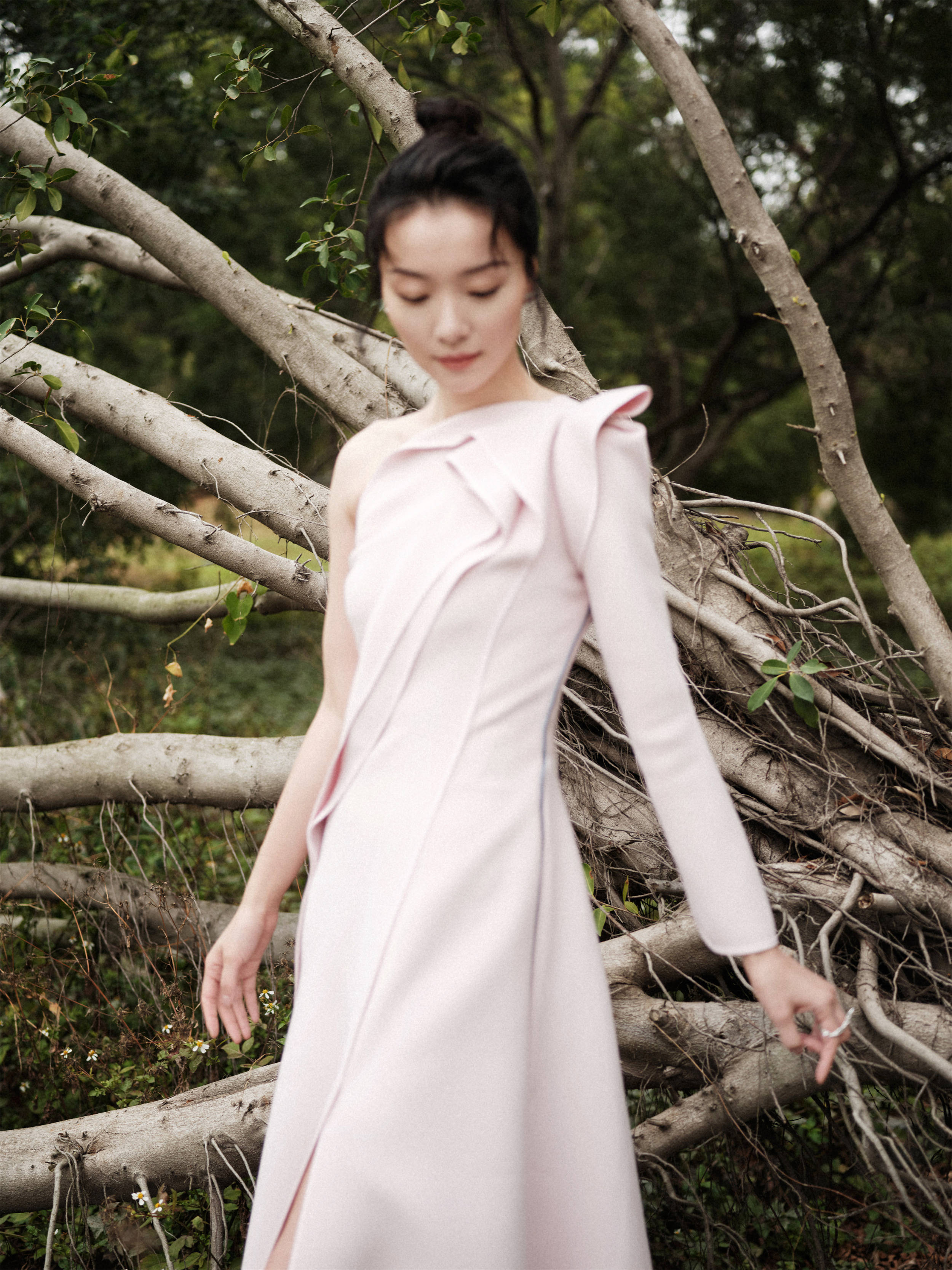 齐溪出席第34届中国电影金鸡奖颁奖典礼 出任班长三天三夜带队体验